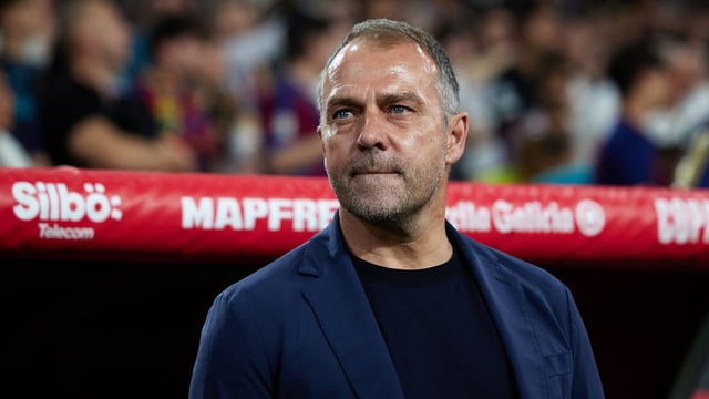 Das wäre ganz bitter für den FC Barcelona und Trainer Hansi Flick (60)!