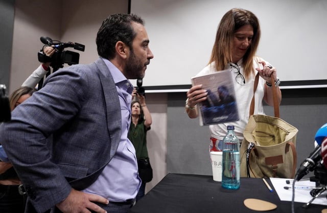 Leire Díez durante la rueda de prensa que ha ofrecido después de anunciar su baja del PSOE.