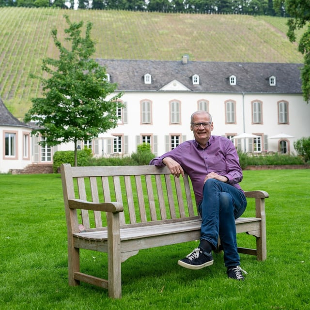 Günther Jauch auf dem Weingut Othegraven an der Saar.