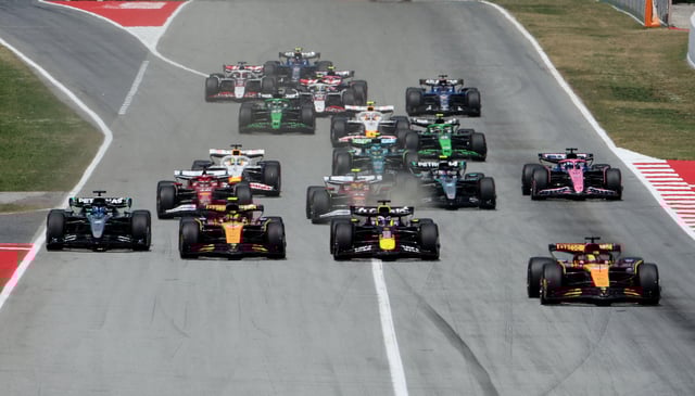 Formula One F1 - Spanish Grand Prix - Circuit de Barcelona-Catalunya, Barcelona, Spain - June 1, 2025 McLaren's Oscar Piastri leads at the start of the race ahead of Red Bull's Max Verstappen and McLaren's Lando Norris REUTERS/Bruna Casas/File Photo