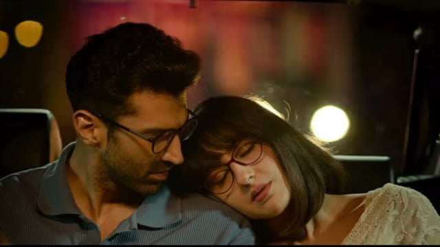 Aditya Roy Kapur and Sara Ali Khan in Metro In Dino