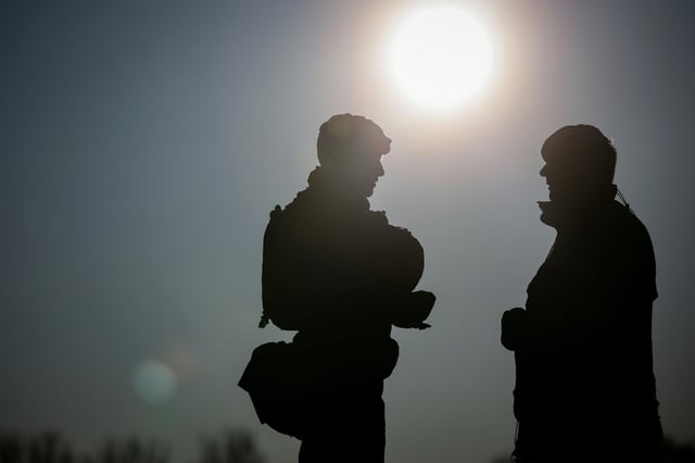 Der neue Wehrbeauftragte des Bundestags, Otte, hat sich für eine Überprüfung der von der schwarz-roten Regierung angestrebten Freiwilligkeit beim Wehrdienst in einem halben Jahr ausgesprochen. Das Verteidigungsministerium solle "einen konkreten Vorschlag vorlegen".