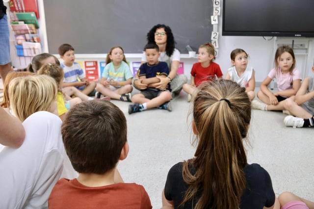 Confinamiento en una escuela de Sant Joan Despí por un simulacro de riesgo químico.
