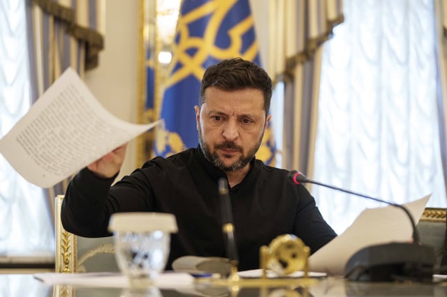 Ukrainian President Volodymyr Zelenskyy speaks to journalists during a press conference in Kyiv, Ukraine, on Wednesday, June 4, 2025. (AP Photo/Evgeniy Maloletka)