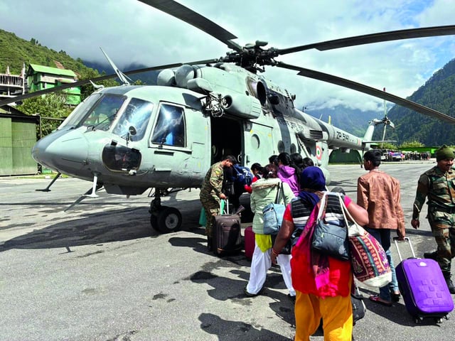 Rescue & evacuation operations continue amid inclement weather in North Sikkim; 109 tourists have reached Chaten from Lachen
