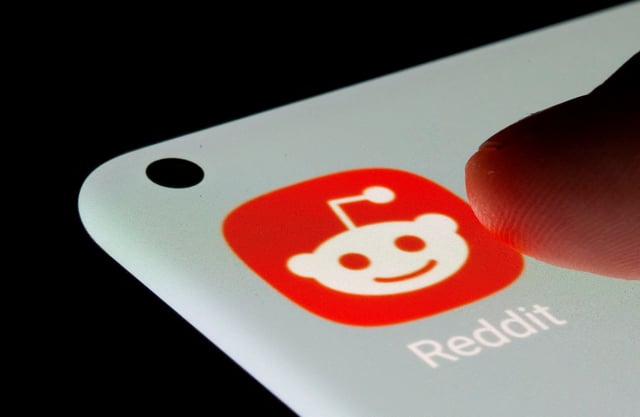 Reddit app is seen on a smartphone in this illustration taken, July 13, 2021. REUTERS/Dado Ruvic/Illustration/File Photo