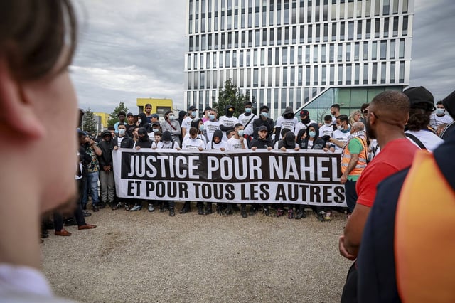 Dans leur ordonnance, les magistrats affirment que l’agent de police n’était pas menacé par la trajectoire du véhicule.