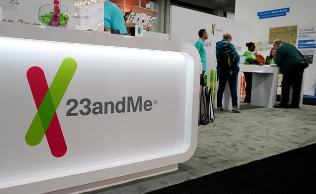 Attendees visit the 23andMe booth at the RootsTech annual genealogical event in Salt Lake City, Utah, U.S., February 28, 2019.  REUTERS/George Frey/File Photo