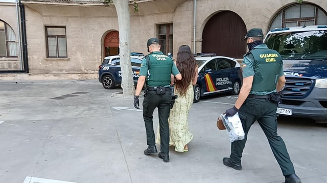 La sospechosa, este miércoles por la tarde, a su llegada a los juzgados de Vía Alemania de Palma.