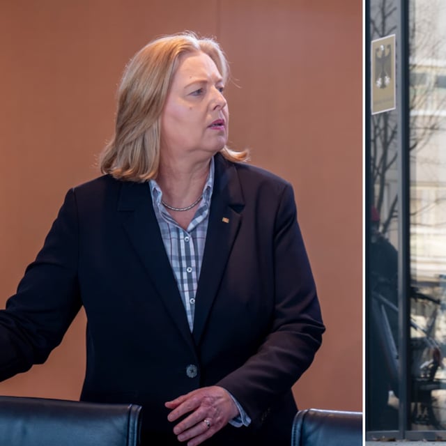 Bärbel Bas (SPD), Bundesministerin für Arbeit und Soziales (l), und ein Mann geht in die "Agentur für Arbeit".