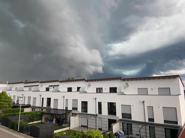 Das Unwetter im Anmarsch über Neuburg an der Donau.
