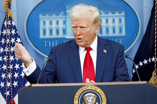 Le président américain Donald Trump a demandé au conseiller juridique de la Maison-Blanche d’ouvrir une enquête visant son prédécesseur. En cause : une prétendue dissimulation orchestrée par son équipe.
