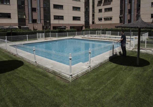 Foto de archivo de una piscina municipal.