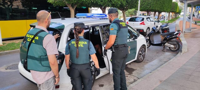 La Guardia Civil procedió a la detención de los dos jóvenes acusados de la presunta agresión sexual