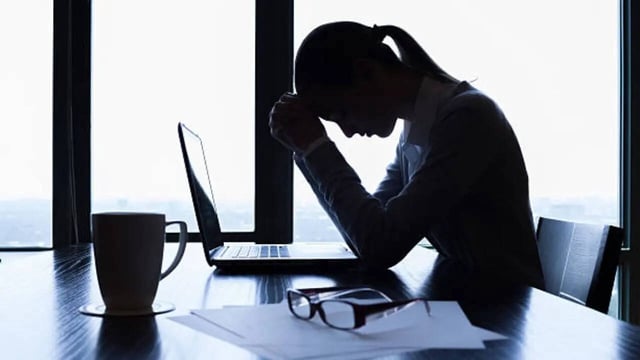 Representative Image: Employee Quits After Boss 'Insists' Him To Return To Work Despite 'Severely' Injured Leg