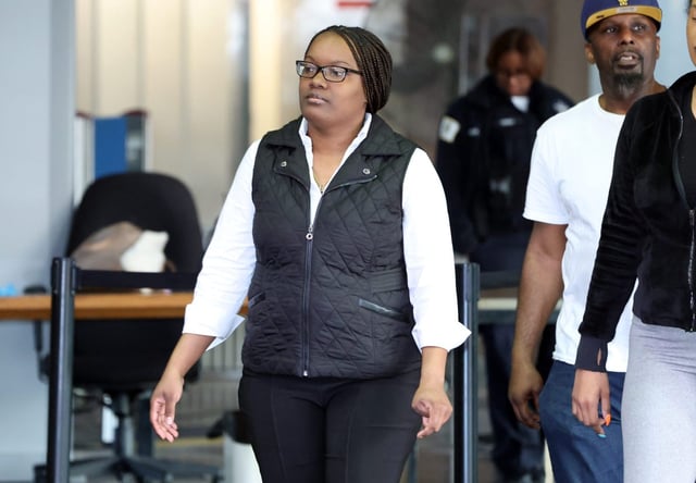 Laterria Smith leaves the Leighton Criminal Court Building in Chicago on May 12, 2025, after testifying in the murder trial of Crosetti Brand, who is accused of killing Smith’s son, Jayden Perkins. (Terrence Antonio James/Chicago Tribune)