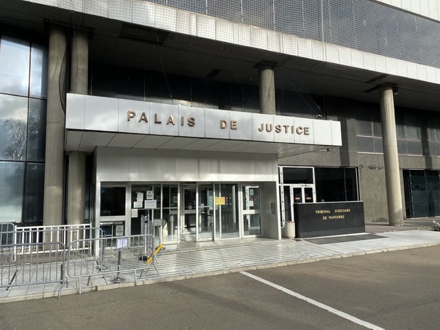 Trois mineurs suspectés d’un viol antisémite à Courbevoie seront jugés du 11 au 13 juin. L’entrée du tribunal judiciaire de Nanterre (photo d’illustration).