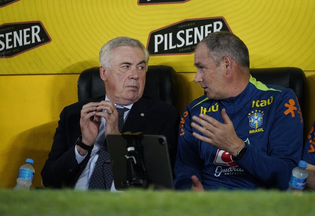 Soccer Football - World Cup - South American Qualifiers - Ecuador v Brazil - Estadio Monumental Banco Pichincha, Guayaquil, Ecuador - June 5, 2025 Brazil coach Carlo Ancelotti and assistant coach Paul Clement REUTERS/Santiago Arcos