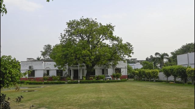 Bungalow No.1 & 2 at Raj Niwas Marg in New Delhi, India, on Thursday. (Sanjeev Verma/HT)