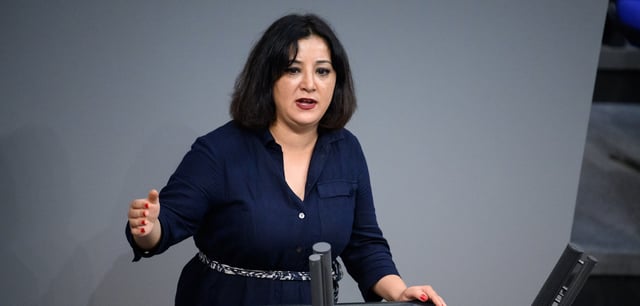 Gökay Akbulut bei einer Rede im Bundestag
