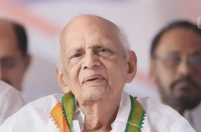 Congress veteran Thennala Balakrishna Pillai passes away at 95