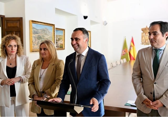 Francis Rodríguez toma la palabra junto a José Antonio Nieto