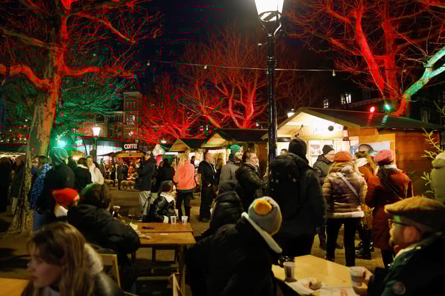 People visit a Christmas market in Amsterdam, Netherlands December 16, 2022. REUTERS/Piroschka van de Wouw/File Photo