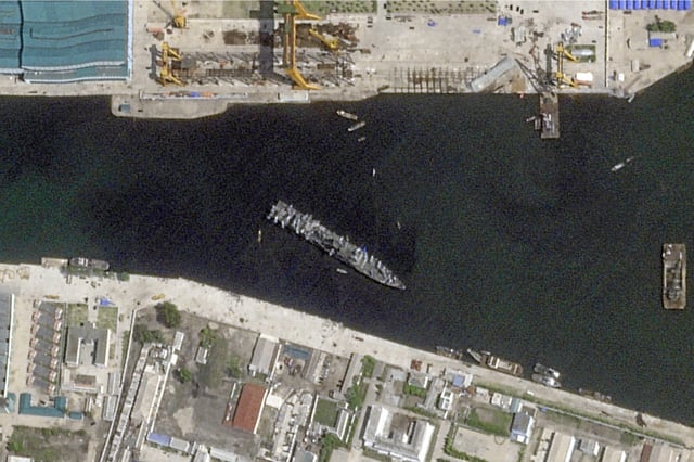 Une image satellite de Planet Labs montre le destroyer de la Corée du Nord remis à flot, le 5 juin 2025.
