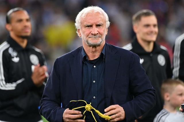 DFB-Sportdirektor Rudi Völler hat von den Spielern nach der Halbfinal-Niederlage gegen Portugal mehr Leistung gefordert.