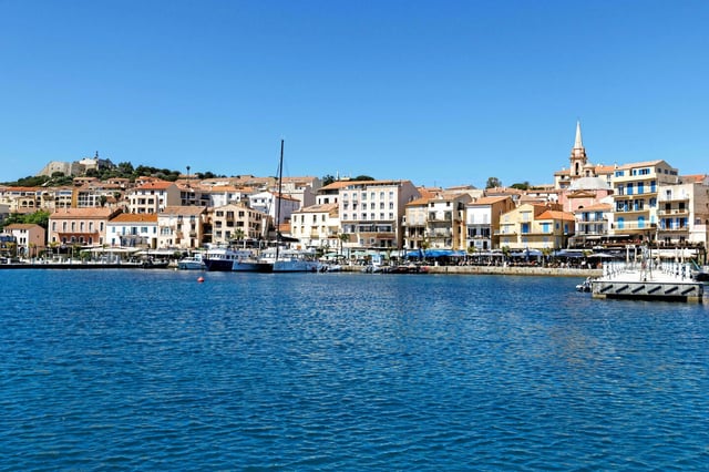 Le port de Calvi. En 2024, le ministère de l'Intérieur a recensé 2 932 destructions ou dégradations de biens, soit 8,5 faits pour 1 000 habitants.
