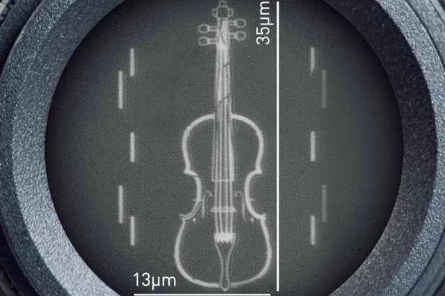 The &#39;world&#39;s smallest violin&#39; created by Loughborough University physicists.