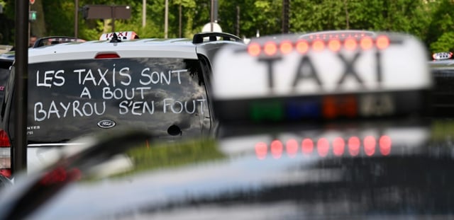 Manifestation de taxis à Pau le 19 mai 2025