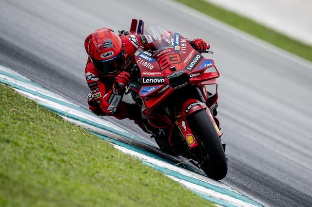 Marc Márquez, demasiado veloz para el resto en Motorland (Aragón).