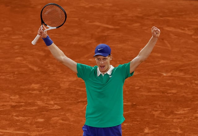 Tennis - French Open - Roland Garros, Paris, France - June 6, 2025  Italy's Jannik Sinner celebrates winning his semi final match against Serbia's Novak Djokovic REUTERS/Stephanie Lecocq