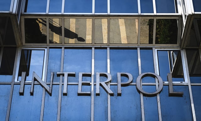 Une notice rouge d’Interpol a été délivrée contre un mineur français de 16 ans.