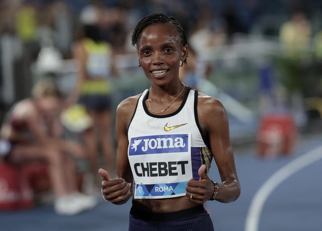 Athletics - Diamond League - Rome - Stadio Olimpico, Rome, Italy - June 6, 2025 Kenya's Beatrice Chebet celebrates winning the women's 5000m final REUTERS/Remo Casilli