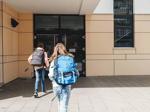 Schüler einer Grundschule in Bremen wurden jahrelang ohne ihr Wissen gefimt (Symbolbild)   