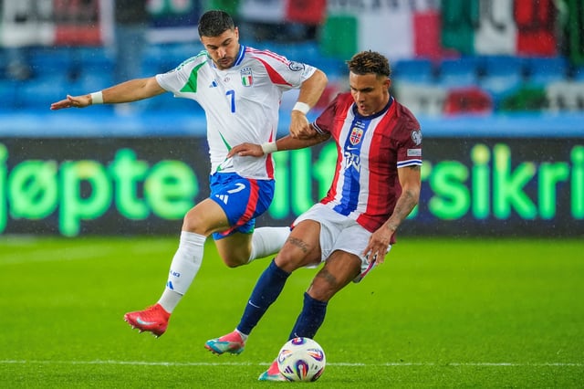 Soccer Football - World Cup - European Qualifiers - Group I - Norway v Italy - Ullevaal Stadion, Oslo, Norway -  June 6, 2025 Italy's Riccardo Orsolini in action with Norway's Antonio Nusa Lise Aserud/NTB via REUTERS    ATTENTION EDITORS - THIS IMAGE WAS PROVIDED BY A THIRD PARTY. NORWAY OUT. NO COMMERCIAL OR EDITORIAL SALES IN NORWAY.