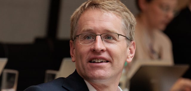 Daniel Günther (CDU), Ministerpräsident von Schleswig-Holstein, warnt vor den Gefahren durch Social Media bei Kindern