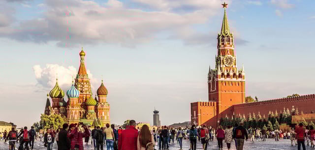 Menschen auf dem Roten Platz in Moskau