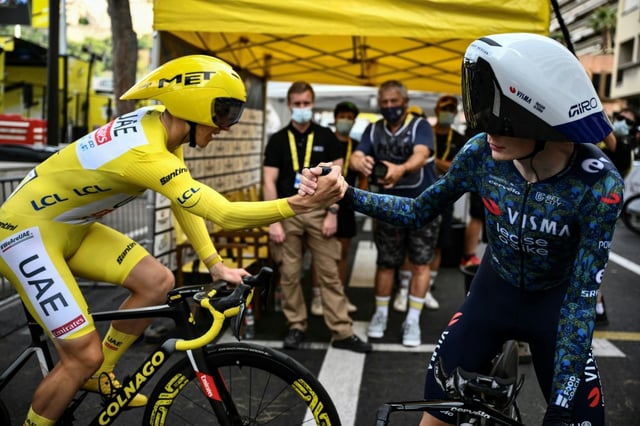 Tadej Pogacar et Jonas Vingegaard avant le contre-la-montre de la 21e et dernière étape du Tour de France entre Monaco et Nice le 21 juillet 2024.
