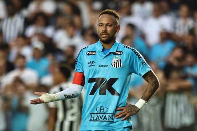 Soccer Football - Brasileiro Championship - Santos v Botafogo - Estadio Urbano Caldeira, Santos, Brazil - June 1, 2025 Santos' Neymar reacts REUTERS/Thiago Bernardes/File Photo