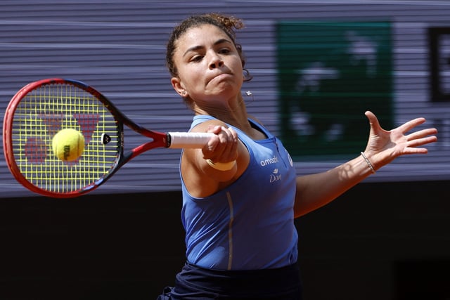 Tennis - French Open - Roland Garros, Paris, France - June 8, 2025   Italy's Jasmine Paolini in action with Sara Errani during their women's doubles final match against Serbia's Aleksandra Krunic and Kazakhstan's Anna Danilina REUTERS/Stephanie Lecocq