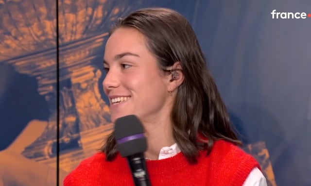Loïs Boisson sur le plateau de France Télévisions.