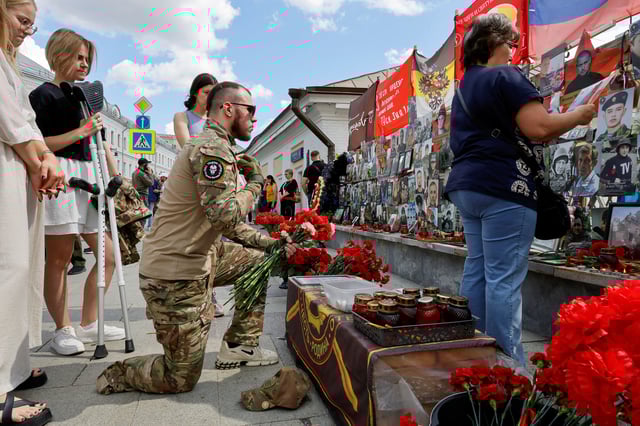 Un mémorial a été érigé suite à la mort du chef du groupe de mercenaires Wagner de Russie et du commandant du groupe en 2023.