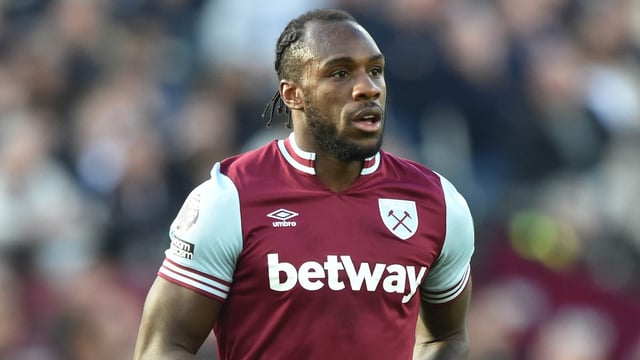 Antonio rejected West Ham’s offer of a short-term contract and is holding out for more guaranteed money