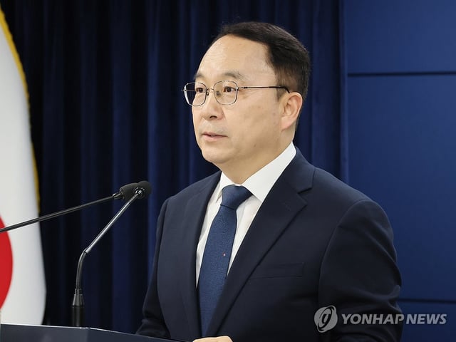 Unification Ministry spokesperson Koo Byoung-sam speaks during a press briefing at the government complex in central Seoul on June 9, 2025. (Yonhap)