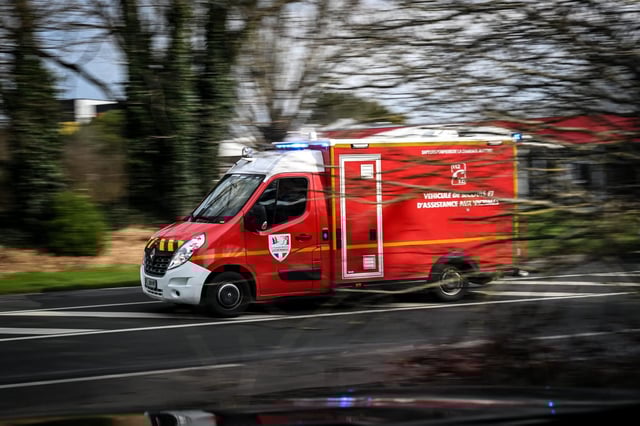 Les trois spéléologues bloqués depuis dimanche à Saint-Pierre-de-Chartreuse (Isère) ont été libérés : deux sont sortis dimanche soir, le troisième a été évacué lundi 9 juin 2025 à 7 h 00.
