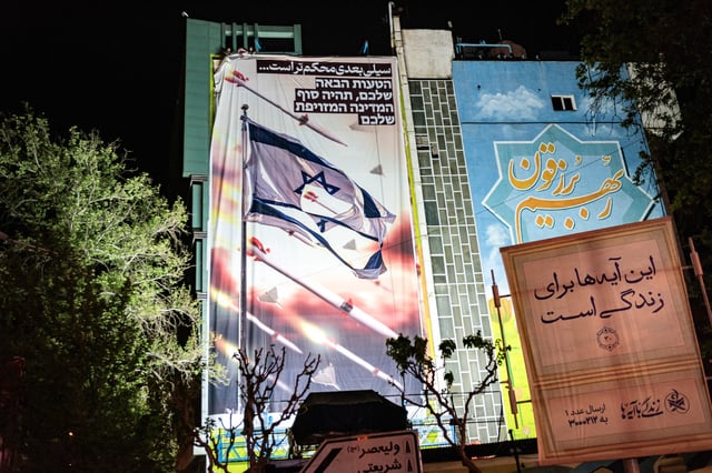 Many rockets, fired from Iran, are seen over Jerusalem from Hebron, West Bank on October 01, 2024. The Israeli army announced that missiles were fired from Iran towards Israel and sirens were heard across the country, especially in Tel Aviv.