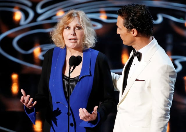 Presenters Matthew McConaughey and Kim Novak present at the 86th Academy Awards in Hollywood, California March 2, 2014.  REUTERS/Lucy Nicholson/File Photo